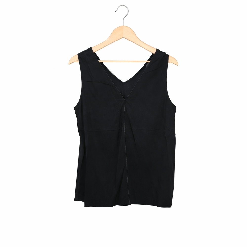 NWT Elegant Black Sleeveless V-Neck Top